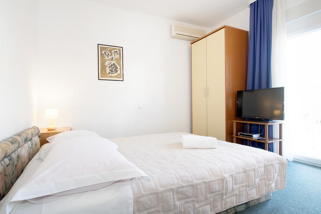 Beach Guesthouse Mediteran Podstrana Quarto foto