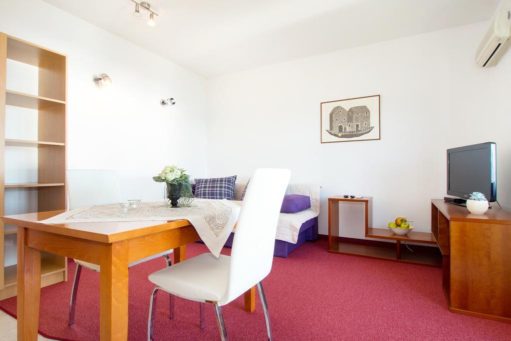 Beach Guesthouse Mediteran Podstrana Quarto foto